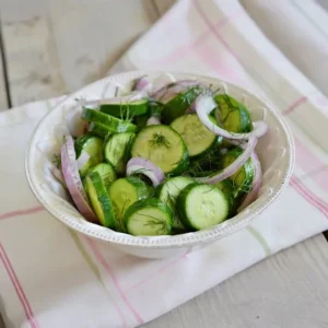 סלט מלפפון ירוק